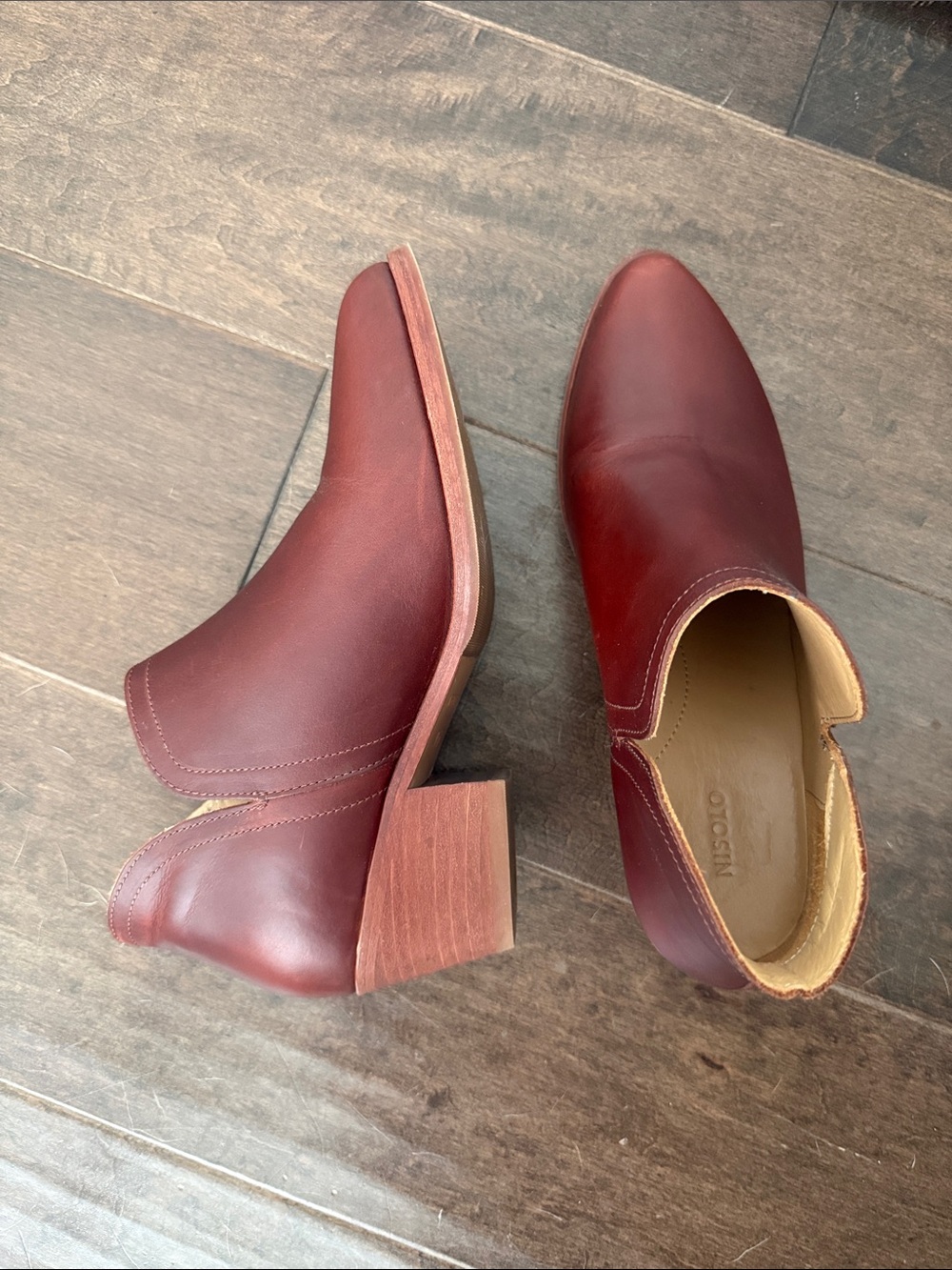 Nisolo Leather Slip-On Ankle Shoes in Burgundy